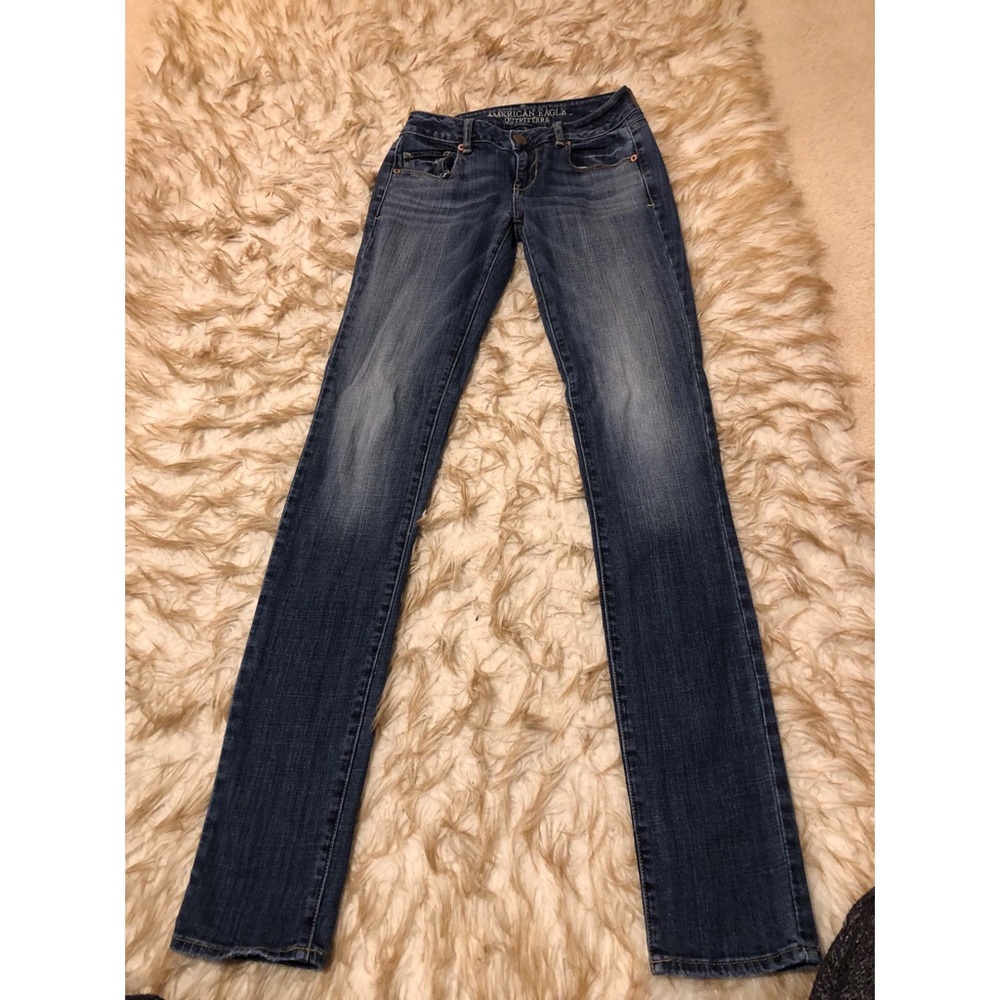 Skinny medium wash American Eagle jeans !